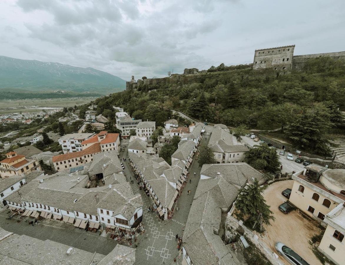 Готель Grey Stone Гірокастра Екстер'єр фото